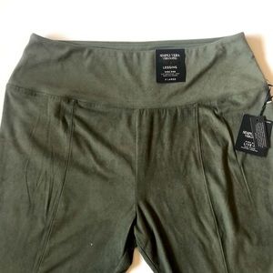 On sale! NWT Women’s XL Simply Vera High-Rise Olive green legging.
